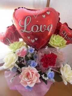 大きな愛を届けるウエディングアレンジメント