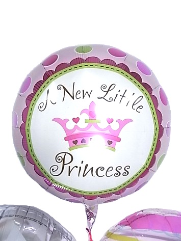 ピンクなど淡い色合いを基調としたバルーンでベビー誕生を祝福(ガールズ)